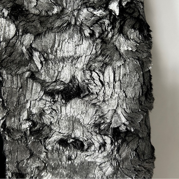 BCBGeneration Women's Vintage Retro Black and Metallic Gilet Vest Size Small - Picture 4 of 12